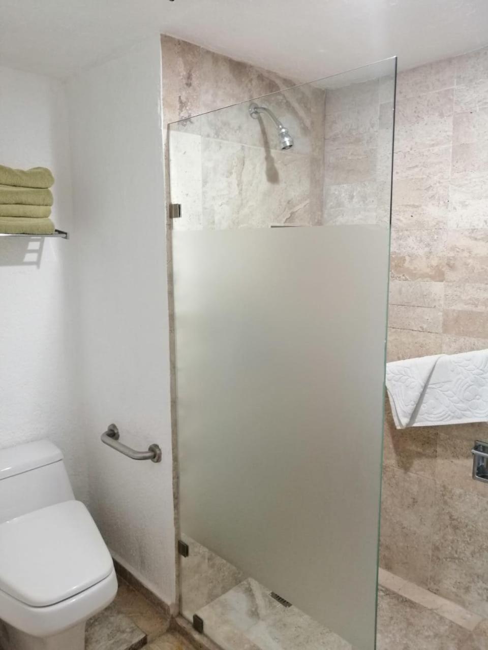Beachfront Getaway Condo Cancún Værelse billede