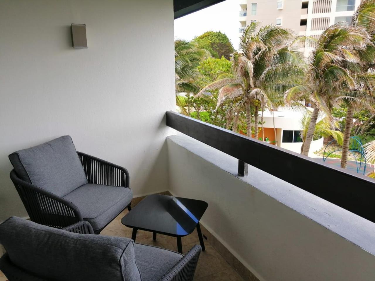 Beachfront Getaway Condo Cancún Værelse billede